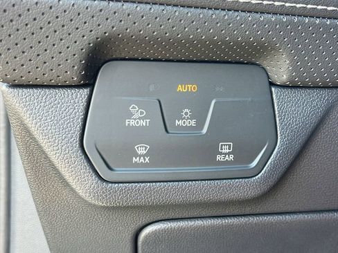 New 2025 Volkswagen Atlas Cross Sport SEL Premium R-Line image 25