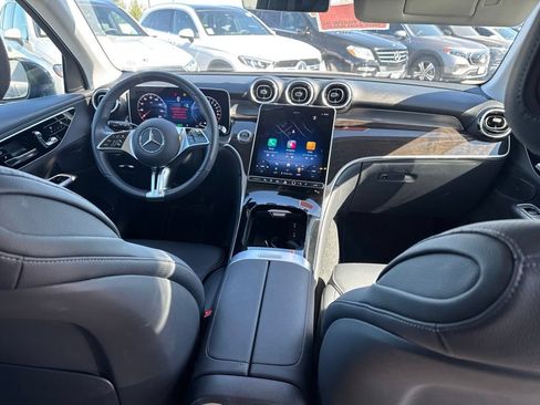Used 2025 Mercedes-Benz GLC 350e 4MATIC image 8