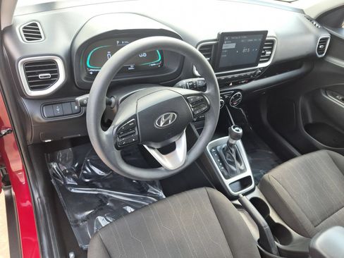 Used 2023 Hyundai Venue SE w/ Cargo Package FWD image 10