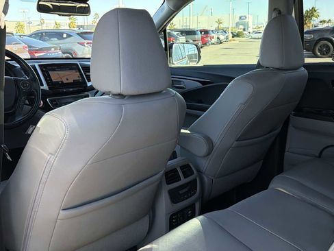 Used 2017 Honda Pilot Touring image 22