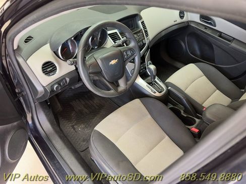 Used 2016 Chevrolet Cruze LS image 7