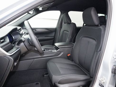 Used 2024 Jeep Grand Cherokee Laredo w/ Luxury Tech Group I image 24