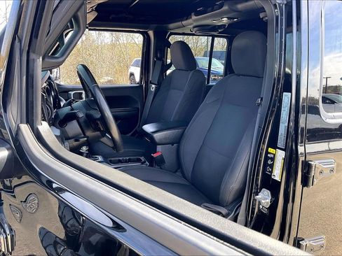 Used 2022 Jeep Gladiator Sport AWD/4WD image 9