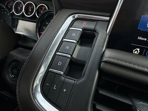 Used 2021 Chevrolet Suburban LT w/ LT Signature Package image 31