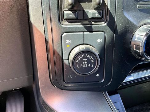 Used 2024 Ford F150 Lariat image 31