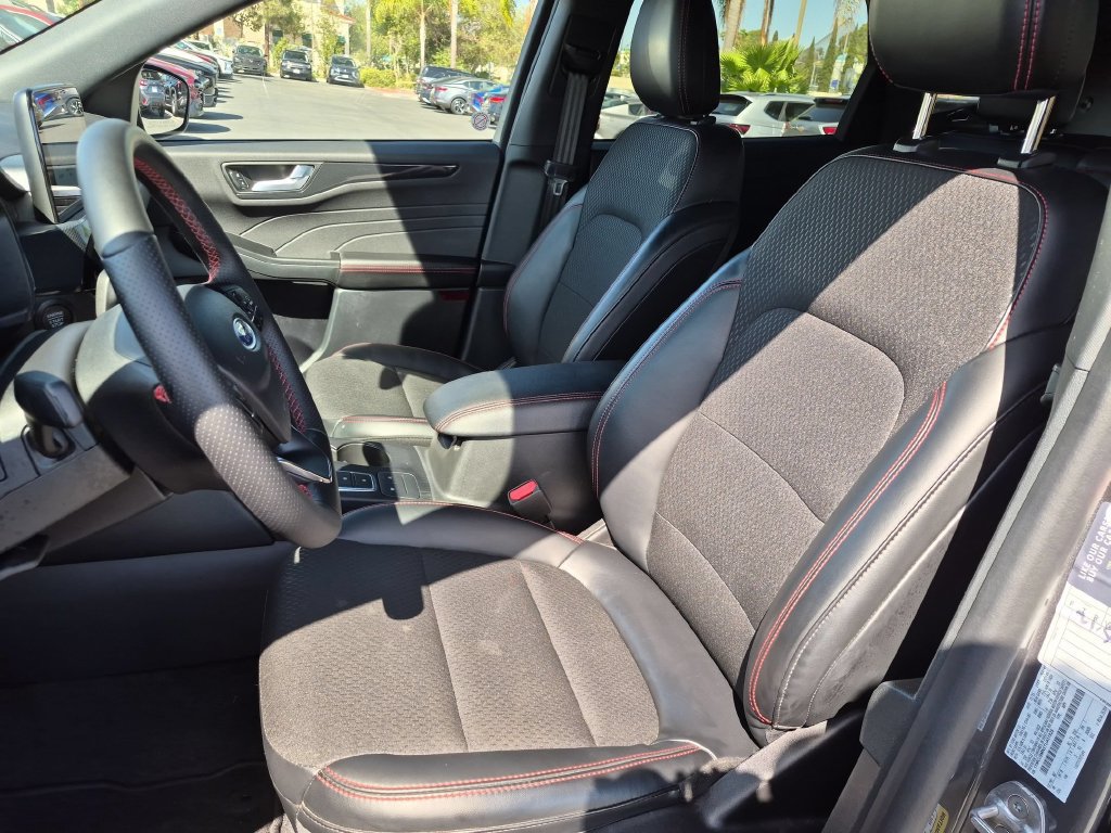 Used 2026 Ford Escape ST-Line AWD/4WD image 25