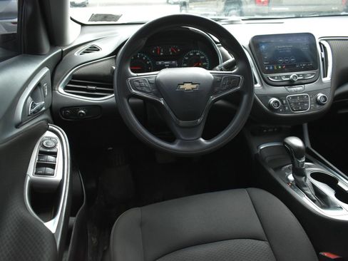 Used 2021 Chevrolet Malibu LT FWD image 17