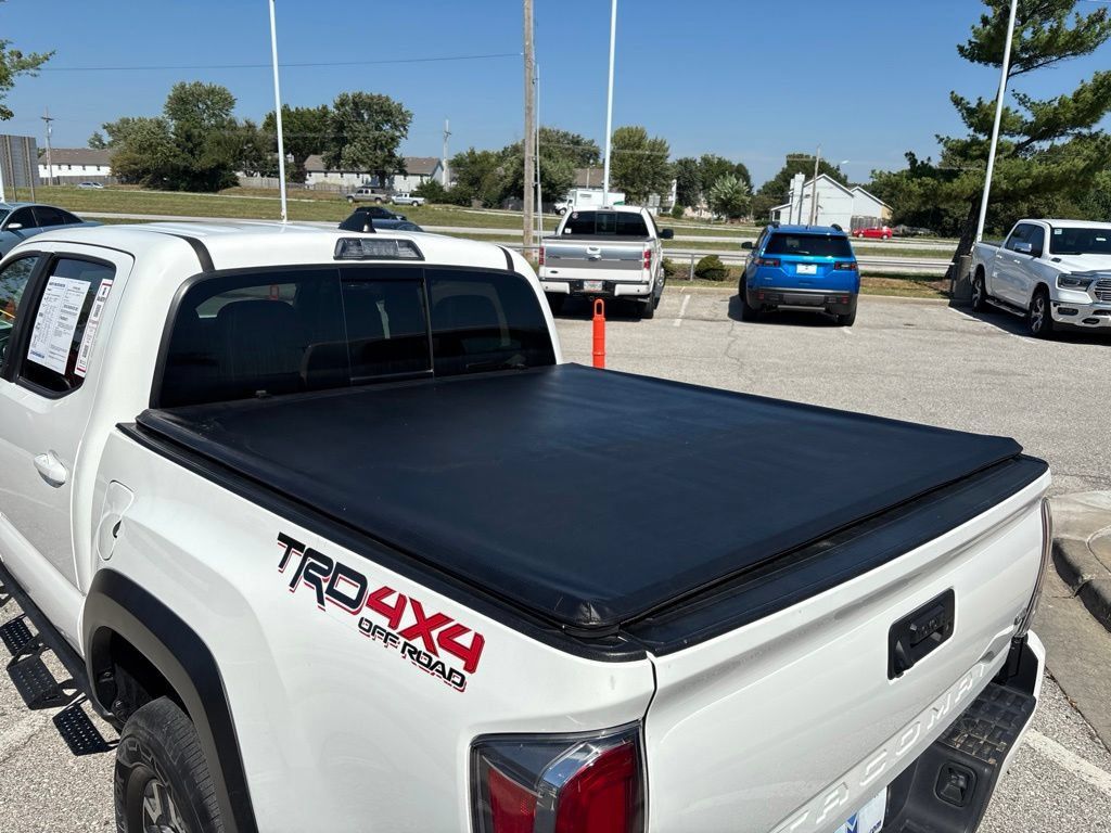 Used 2021 Toyota Tacoma TRD Off-Road w/ TRD Premium Off Road Package AWD/4WD image 16