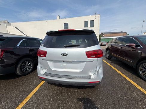 Used 2019 Kia Sedona LX FWD image 7