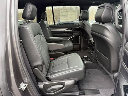 New 2026 Jeep Grand Wagoneer Limited image 28