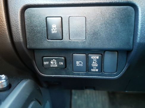 Used 2023 Toyota Tacoma TRD Off-Road image 26