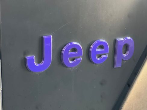 Used 2019 Jeep Wrangler Unlimited Sahara AWD/4WD image 17