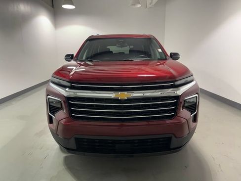 Certified 2026 Chevrolet Traverse LT FWD image 2