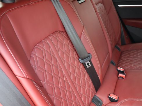 Used 2024 Audi SQ8 e-tron Prestige w/ Prestige Package AWD/4WD image 24