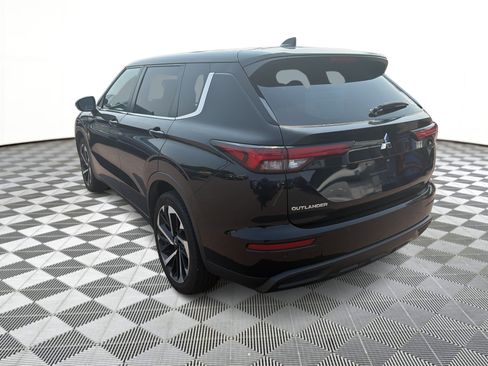 Used 2022 Mitsubishi Outlander ES AWD/4WD image 3