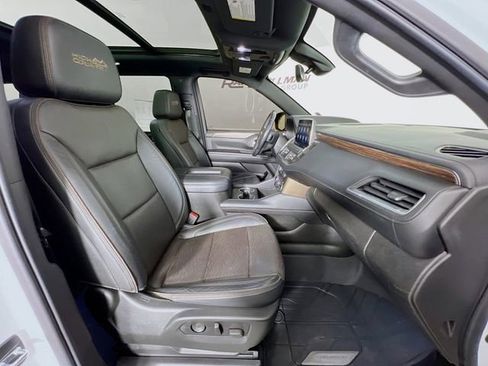 Used 2021 Chevrolet Tahoe High Country w/ Premium Package image 44