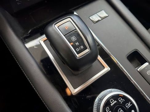 Used 2024 Mitsubishi Outlander 4WD Plug-In Hybrid image 30