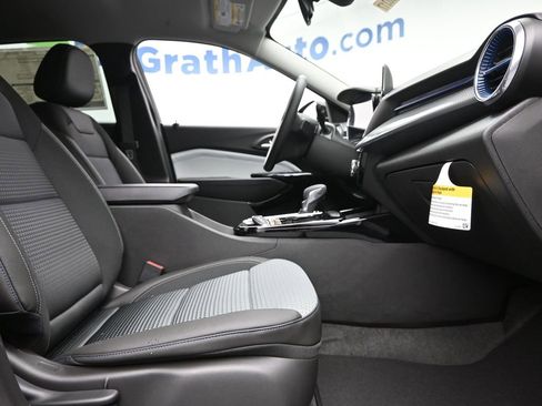 New 2026 Chevrolet Trax LT w/ Driver Confidence Package image 7