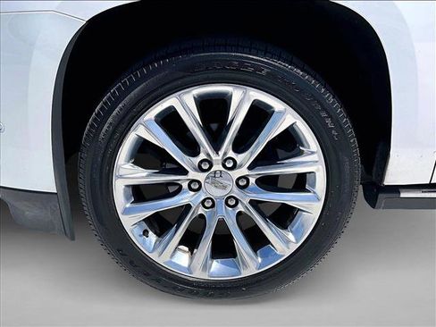 Used 2019 Cadillac Escalade Premium Luxury RWD image 10