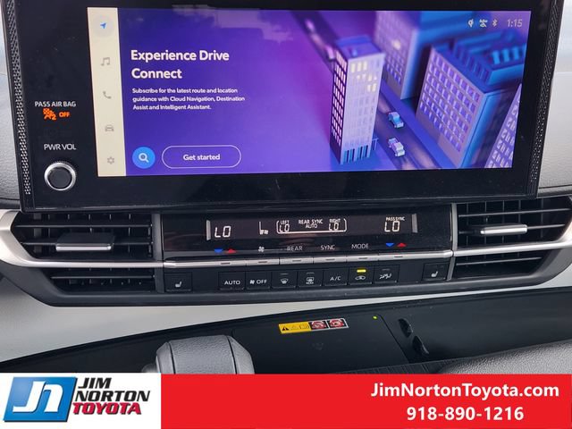 Used 2026 Toyota Sienna XLE FWD image 17