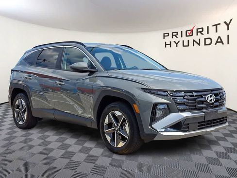 Certified 2025 Hyundai Tucson SEL AWD/4WD image 3