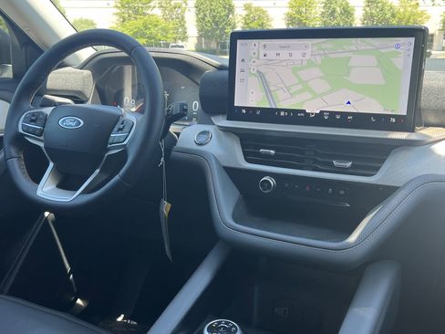 New 2026 Ford Explorer Active w/ Active Comfort Package RWD image 3