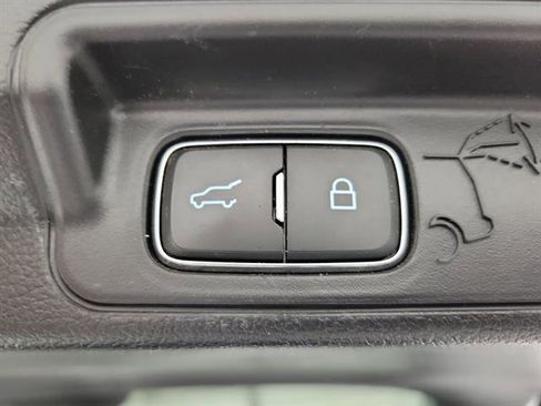 Used 2021 Ford Explorer XLT w/ Equipment Group 202A image 10