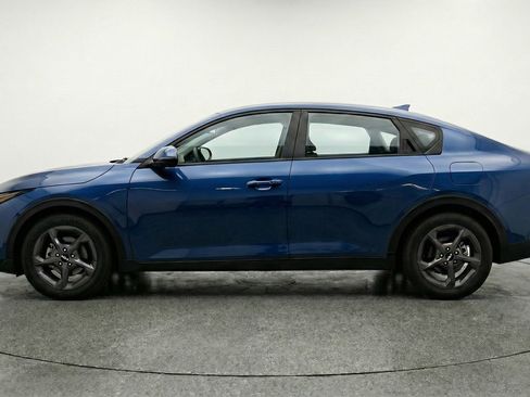Used 2025 Kia K4 LXS image 5