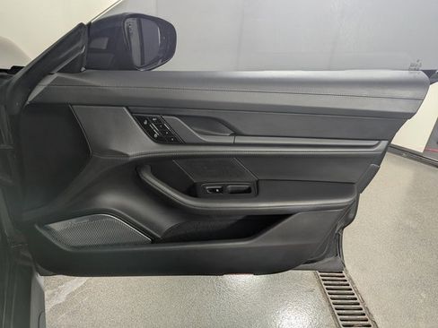 Used 2020 Porsche Taycan Turbo image 22