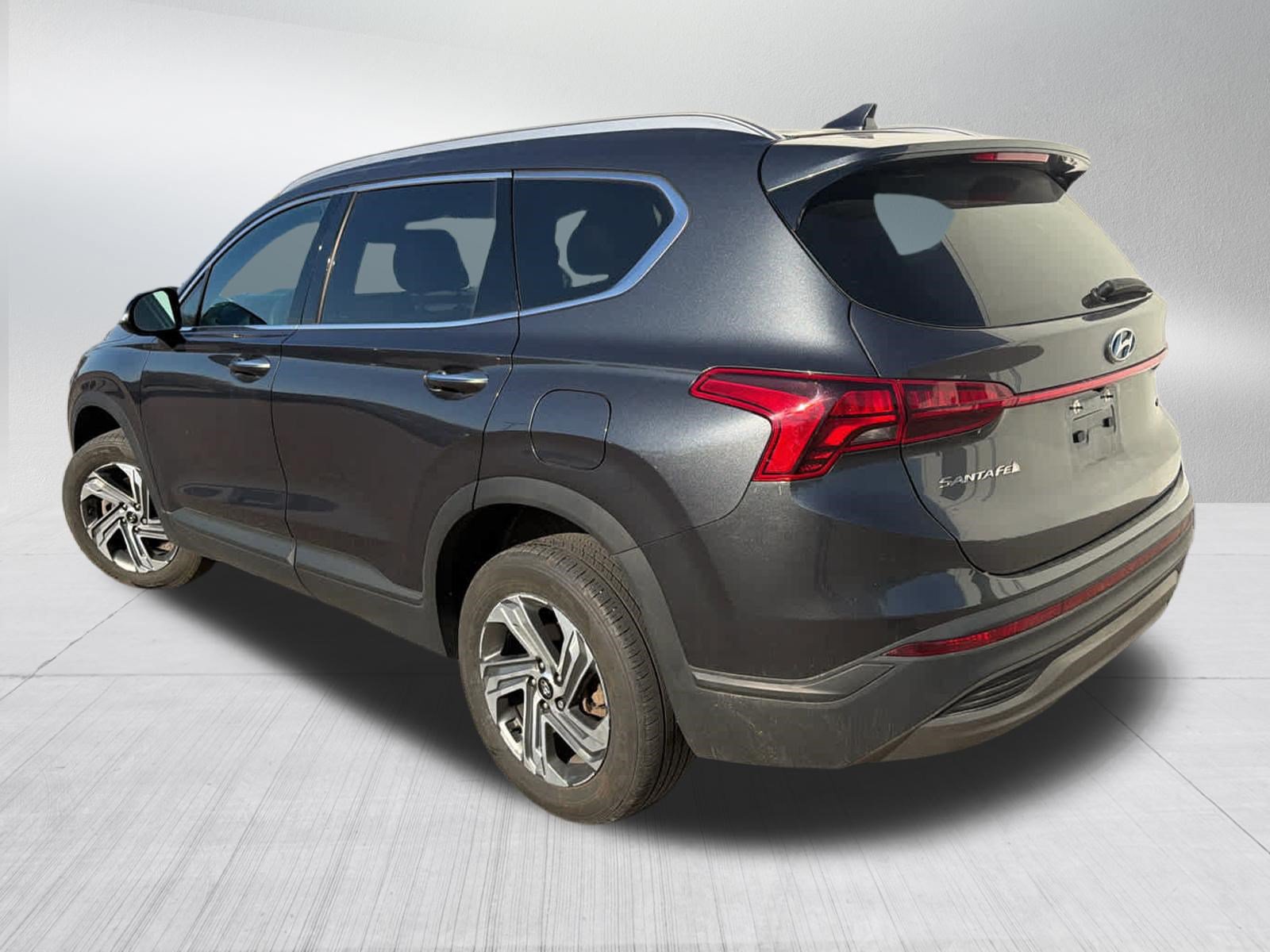 Used 2023 Hyundai Santa Fe SEL AWD/4WD image 2