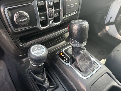 Used 2022 Jeep Wrangler Unlimited Sport AWD/4WD image 18