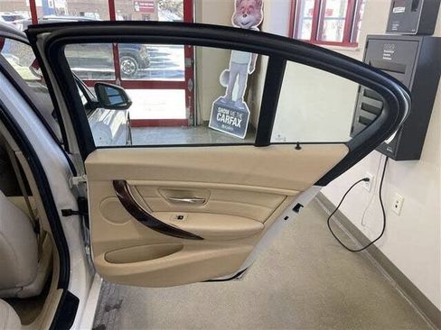 Used 2015 BMW 320i xDrive Sedan AWD/4WD image 21