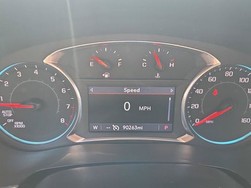 Used 2020 Chevrolet Traverse LT FWD image 17
