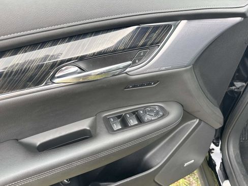 Used 2020 Cadillac XT6 Premium Luxury FWD image 19