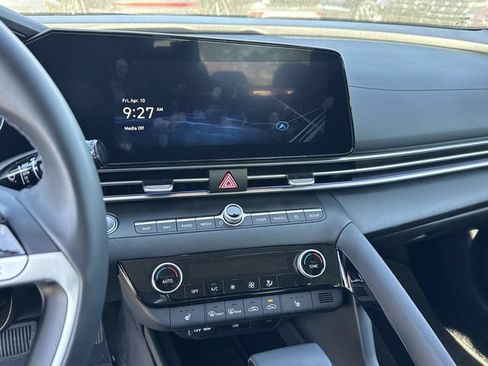 Used 2025 Hyundai Elantra SEL FWD image 27