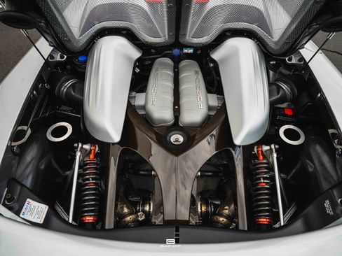 Used 2004 Porsche Carrera GT RWD image 29
