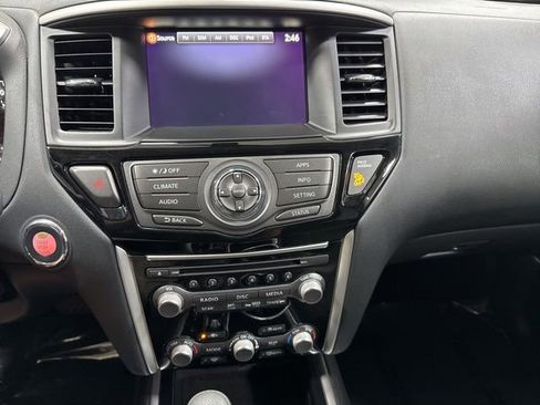 Used 2020 Nissan Pathfinder S AWD/4WD image 15