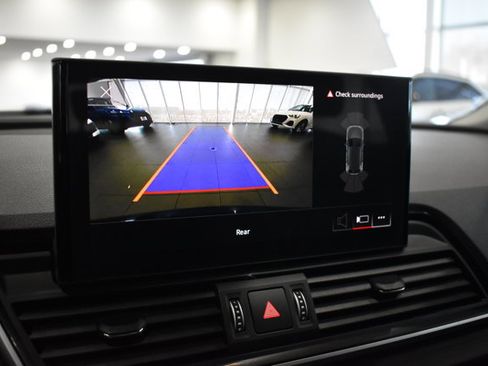 Used 2024 Audi Q5 Premium image 19