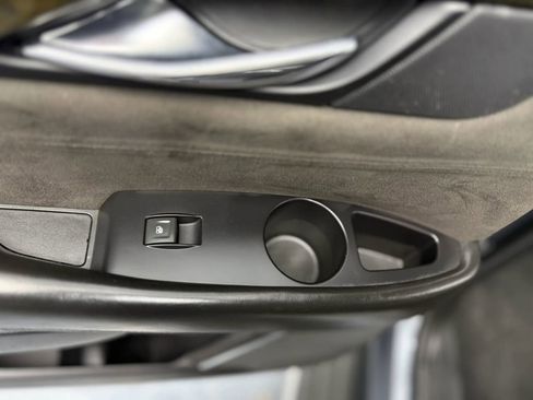 Used 2018 Cadillac Escalade ESV Platinum image 33