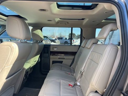 Used 2009 Ford Flex SEL image 18