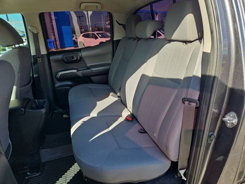 Used 2019 Toyota Tacoma SR5 RWD image 23