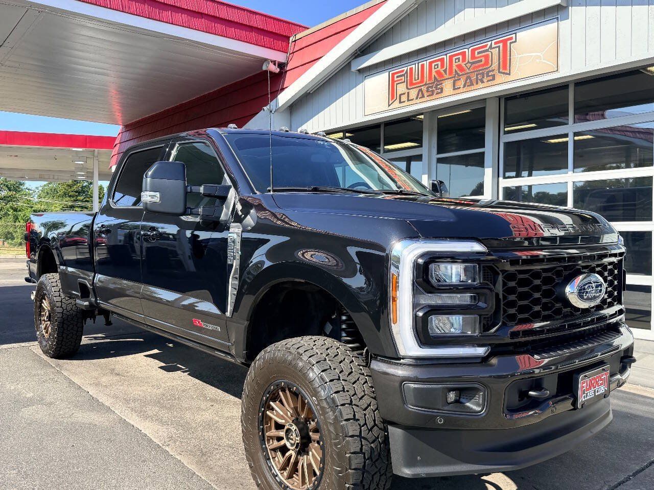 Used 2024 Ford F350 King Ranch w/ FX4 Off-Road Package AWD/4WD image 16
