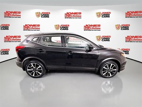 Used 2018 Nissan Rogue Sport SL w/ SL Premium Package image 18
