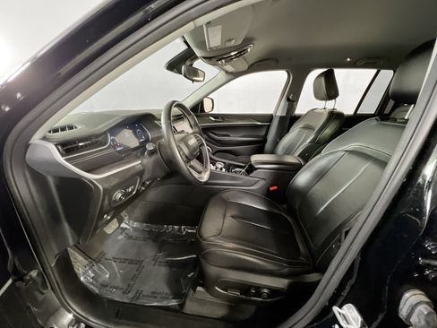 Used 2022 Jeep Grand Cherokee Limited image 21