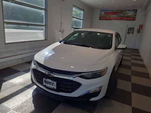Used 2022 Chevrolet Malibu RS FWD image 2