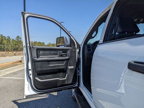 Used 2024 RAM 2500 Tradesman w/ Chrome Appearance Group AWD/4WD image 46