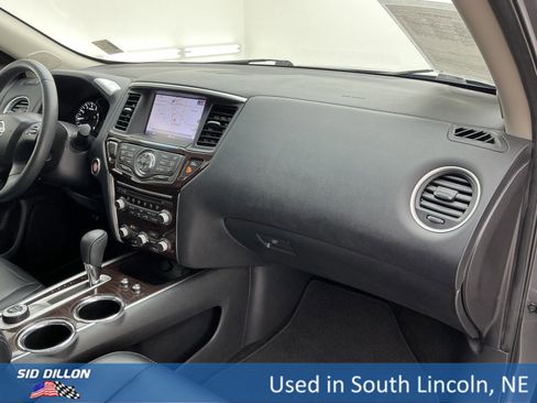 Used 2016 Nissan Pathfinder Platinum image 25