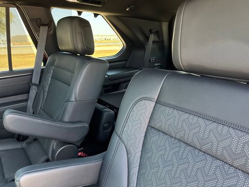 Used 2025 Toyota Sequoia Limited AWD/4WD image 9