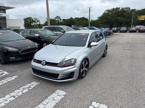 Used 2015 Volkswagen GTI SE FWD image 5