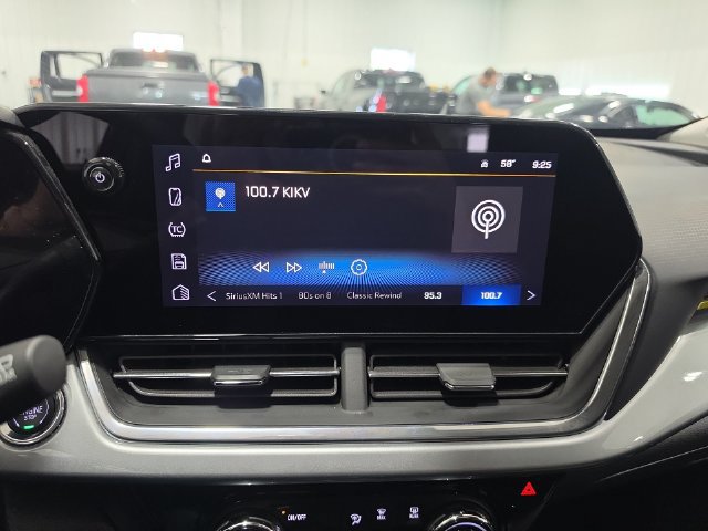 Used 2024 Chevrolet Trax LT w/ Driver Confidence Package FWD image 8